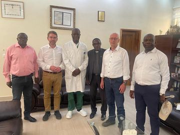 von links: Robert Byamungu (Pfarrer CBCA Goma), Dr. Albrecht Philipps, Dr. Denis Mukwege, Prof. Dr. Timothée Mushagalusa (Superintendent Bukavu), Martin Domke, Kabamba Ruguduka (Pfarrer CBCA).