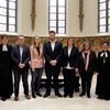 Die Vikare mit Präses Adelheid Ruck-Schröder in einer Kirche.