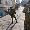 Bewaffnete Soldaten auf einer Straße in Hebron. Foto: Public Domain/pixabay.com