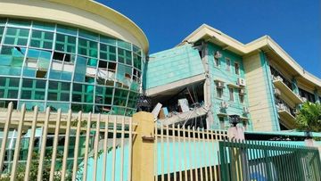 Viele Gebäude in der Provinz Sarangani sind durch das Erdbeben stark beschädigt. Foto: UCCP Ein grünes Gebäude ist durch das Erdbeben stark beschädigt.