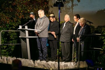 Gedenken Hamas-Anschlag Bielefeld. Foto: Alejandro Arditi Vertreter der jüdischen Gemeinde Bielefeld mit Präses Adelheid Ruck-Schröder. Foto: Alejandro Arditi