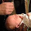 Nicht nur Kinder, sondern auch erwachsene Flüchtlinge lassen sich in evangelischen Gemeinden Westfalens taufen.