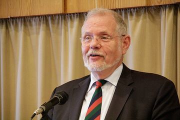 Professor Michael Beintker erinnerte an die Theologie von Karl Barth und fragte zugleich nach deren gegenwärtiger Relevanz. Foto: EKvW Professor Michael Beintker erinnerte an die Theologie von Karl Barth und fragte zugleich nach deren gegenwärtiger Relevanz. Foto: EKvW
