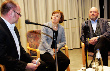 Im Gespräch: Präses Annette Kurschus, WLV-Vizepräsident Wilhelm Brüggemeier, links Moderator Holger Kasfeld
