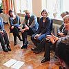 Im Gespräch mit Präses Annette Kurschus. Foto: EKvW/Kirchenkreis