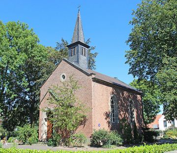 Die evangelische Martin-Luther-Kirche in Borgentreich (1878 eingeweiht) ist Übertragungsort des Radio-Gottesdienstes am 1. Januar 2017 in WDR 5. Foto: EKP/Heide Welslau