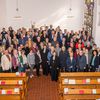 Die Pfarrerinnen und Pfarrer bei der Feier zu Ehren ihrer Ordination vor bis zu 65 Jahren. Foto: Schütze/EKvW