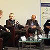 In der Diskussion (von links): Klaus Breyer, Professor Manfred Fischedick (Wuppertal-Institut), Minister Franz-Josef Lersch-Mense und Annette Muhr-Nelson. Foto: IKG/EKvW