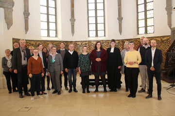 Oberkirchenrätin Katrin Göckenjan-Wessel begrüßte die neuen Vikarinnen und Vikare in der Süsterkirche. Foto: EKvW