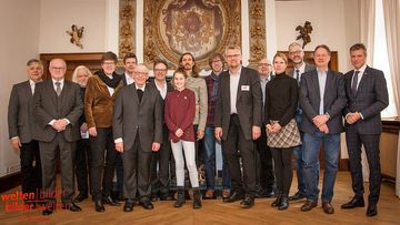 Preisträger und Veranstalter freuen sich über ein gelungenes Filmfestival. Bild: Filmfestival Preisträger und Veranstalter freuen sich über ein gelungenes Filmfestival. Bild: Filmfestival