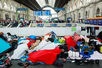 Flüchtlinge am Bahnhof Keleti pályaudvar in Budapest im September 2015. Bild: Rebecca Harms / CC BY-SA 2.0