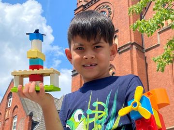 1. Platz: „Wenn ich groß bin, baue ich Windkraftwerke! Dann haben wir Strom und Elektrik. Und ich helfe Gott – der braucht dann nur noch den Wind zu machen.“ – Mohsin, 6 Jahre (Foto: Stefanie Dargel, evangelische Kita Mose im Kirchenkreis Hamm