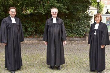 Von links: Michael Krause, Dr. Olaf Reinmuth und Dr. h. c. Annette Kurschus. Foto: Bernd Höner Von links: Michael Krause, Dr. Olaf Reinmuth und Dr. h. c. Annette Kurschus. Foto: Bernd Höner