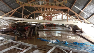 Eine überschwemmte Sonntagsschule in Nias. Foto: Protestantisch-Christliche Kirche von Nias