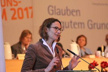 Prof. Dr. Christiane Tietz vom Institut für Hermeneutik und Religionsphilosophie der Universität Zürich sprach »Von der Freiheit und Unfreiheit eines Christenmenschen« Foto: EKvw