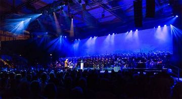 Stimmungsvolle Uraufführung beim Gospelkirchentag in Kassel. Foto: medio.tv/Socher