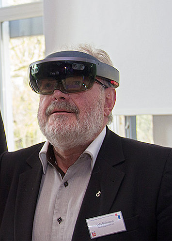 Udo Bußmann mit Virtual Reality Brille